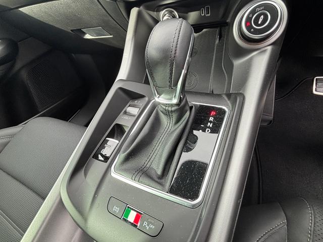 トナーレ ヴェローチェ 電子制御サスペンション 電動ブラックレザーシート ベンチレーション シートヒーター 純正ナビゲーション マトリクスLEDライト 360度バックカメラ アップルカープレイ対応 純正20インチアルミ(20枚目)