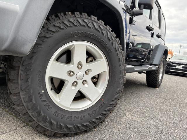 ジープ・ラングラーアンリミテッド スポーツ　バックカメラ　クルーズコントロール　サイドカメラ　サイドステップ　キーレス　純正１７インチアルミホイール（29枚目）