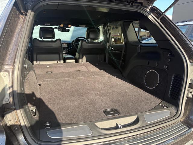 ジープ・グランドチェロキー リミテッド　ＬＥＤ　レザー　フルセグナビ　アダプティブクルーズコントロール　衝突軽減ブレーキ　電動シート　左右独立式エアコン　パドルシフト　バックカメラ　ＥＴＣ２．０　純正１８インチＡＷ（28枚目）