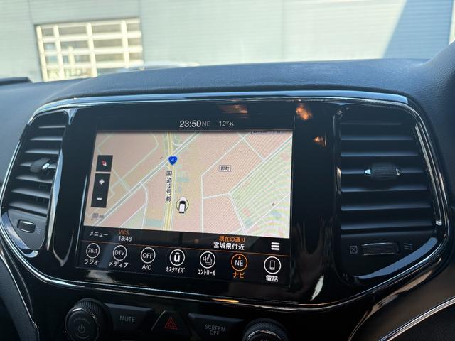 ジープ・グランドチェロキー リミテッド　ＬＥＤ　レザー　フルセグナビ　アダプティブクルーズコントロール　衝突軽減ブレーキ　電動シート　左右独立式エアコン　パドルシフト　バックカメラ　ＥＴＣ２．０　純正１８インチＡＷ（54枚目）