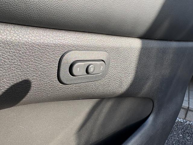 ジープ・グランドチェロキー リミテッド　ＬＥＤ　レザー　フルセグナビ　アダプティブクルーズコントロール　衝突軽減ブレーキ　電動シート　左右独立式エアコン　パドルシフト　バックカメラ　ＥＴＣ２．０　純正１８インチＡＷ（64枚目）