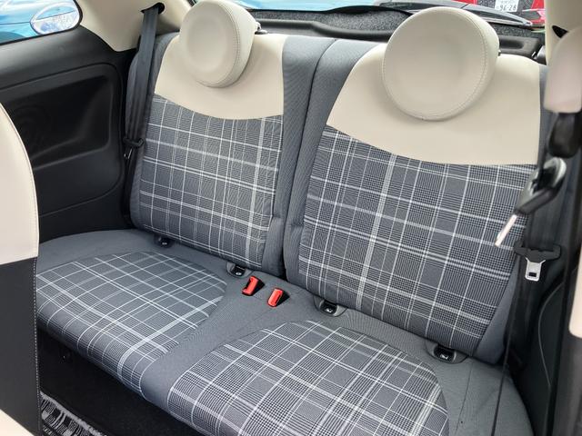 意外に広く、大人でも楽に座れるリアシート。ＩＳＯ　ＦＩＸチャイルドシートアンカーもついております。