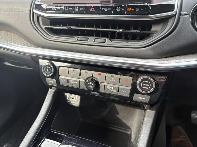 ジープ・コンパス Ｓモデル　特別限定仕様車　フルセグナビ　レザー　ＡＣＣ　ＬＥＤライト　カープレイ　電動リアゲート　衝突軽減Ｂ　レーンセンサー　ブラインドスポットモニター　Ｂカメラ　ＥＴＣ２．０　純正１９インチＡＷ（15枚目）