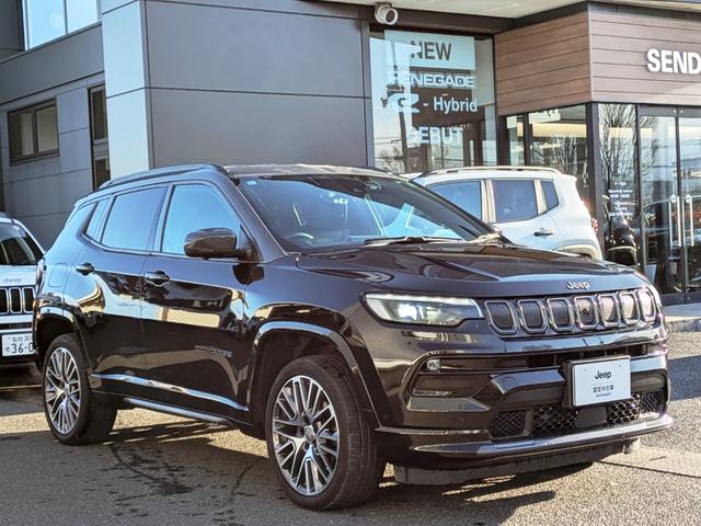 ジープ・コンパス Ｓモデル　特別限定仕様車　フルセグナビ　レザー　ＡＣＣ　ＬＥＤライト　カープレイ　電動リアゲート　衝突軽減Ｂ　レーンセンサー　ブラインドスポットモニター　Ｂカメラ　ＥＴＣ２．０　純正１９インチＡＷ（44枚目）