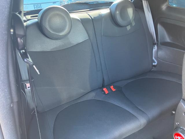 アバルト５９５ エッセエッセ　全国６０台限定車　右５速ＡＴ　アクラポビッチマフラー　ホワイト仕上げ専用１７インチアルミホイール　ホワイトサイドストライプ　専用サベルトシート　アップルカープレイ　アンドロイドオート　前後ドラレコ（12枚目）