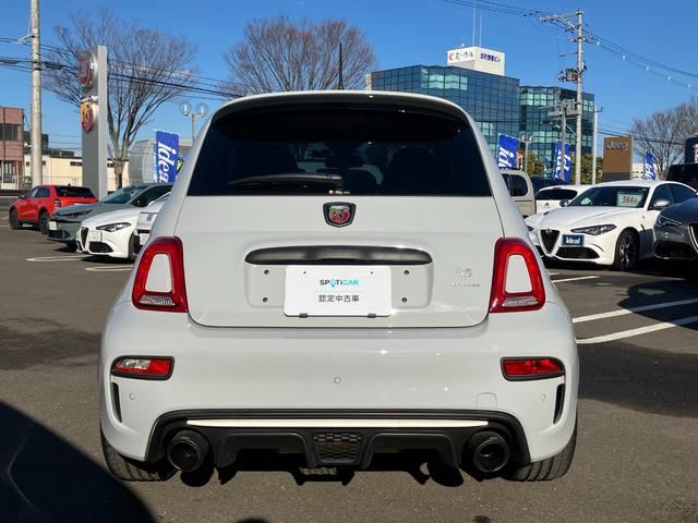 アバルト５９５ エッセエッセ　全国６０台限定車　右５速ＡＴ　アクラポビッチマフラー　ホワイト仕上げ専用１７インチアルミホイール　ホワイトサイドストライプ　専用サベルトシート　アップルカープレイ　アンドロイドオート　前後ドラレコ（46枚目）