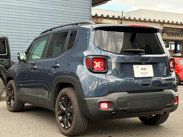 ジープ・レネゲード ナイトイーグル　特別限定仕様車　１オーナー　カープレイ　衝突軽減Ｂ　ＥＴＣ　バックカメラ　クルコン　レーンセンサー　障害物センサー　スマートキー　純正１８インチアルミホイール（7枚目）