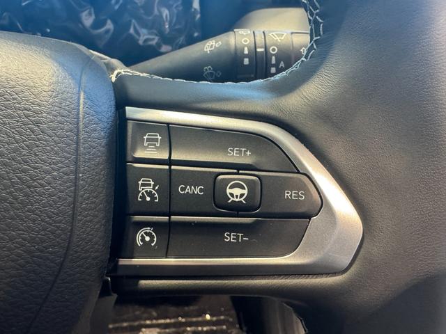 �O�̎ԗ���Ǐ]���Ă����A�_�v�e�B�v�N���[�Y�R���g���[������������Ă���A�������^�]�̍ۂɂ��֗��ȋ@�\�ł��I