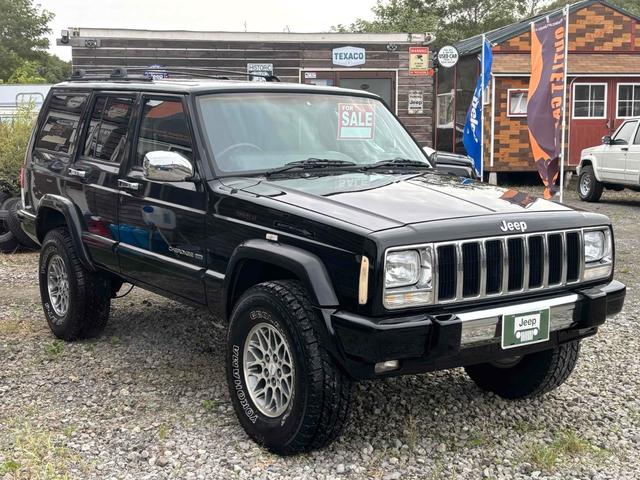 ジープ・チェロキー リミテッド　Ｘｊ最終型　４ＷＤ　ドライブレコーダー　オートクルーズコントロール　パワーシート　ＴＶ　アルミホイール　革シート　ＡＴ　ＡＢＳ　エアコン　キーレス（3枚目）
