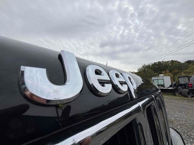 ジープ・チェロキー リミテッド　Ｘｊ最終型　４ＷＤ　ドライブレコーダー　オートクルーズコントロール　パワーシート　ＴＶ　アルミホイール　革シート　ＡＴ　ＡＢＳ　エアコン　キーレス（13枚目）