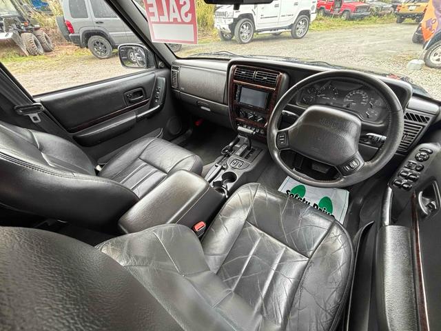 ジープ・チェロキー リミテッド　Ｘｊ最終型　４ＷＤ　ドライブレコーダー　オートクルーズコントロール　パワーシート　ＴＶ　アルミホイール　革シート　ＡＴ　ＡＢＳ　エアコン　キーレス（17枚目）