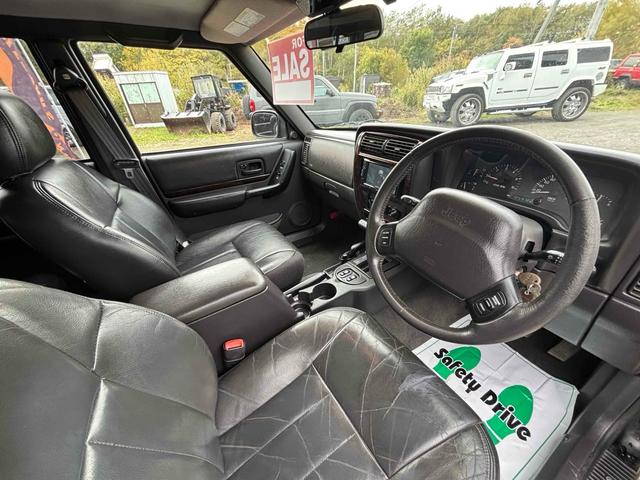 ジープ・チェロキー リミテッド　Ｘｊ最終型　４ＷＤ　ドライブレコーダー　オートクルーズコントロール　パワーシート　ＴＶ　アルミホイール　革シート　ＡＴ　ＡＢＳ　エアコン　キーレス（20枚目）