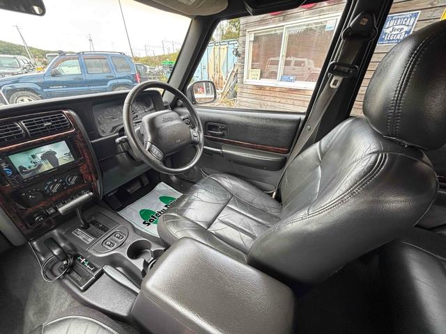 ジープ・チェロキー リミテッド　Ｘｊ最終型　４ＷＤ　ドライブレコーダー　オートクルーズコントロール　パワーシート　ＴＶ　アルミホイール　革シート　ＡＴ　ＡＢＳ　エアコン　キーレス（21枚目）