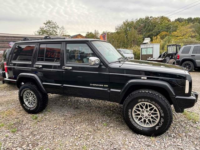 ジープ・チェロキー リミテッド　Ｘｊ最終型　４ＷＤ　ドライブレコーダー　オートクルーズコントロール　パワーシート　ＴＶ　アルミホイール　革シート　ＡＴ　ＡＢＳ　エアコン　キーレス（51枚目）