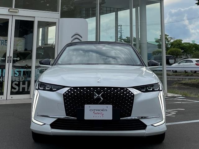 ＤＳ４ リヴォリ　ブルーＨＤｉ　登録済未使用車　純正ナビ　シートヒーター　ステアリングヒーター　純正１９ＡＷ　ヘッドアップディスプレイ　ＡＣＣ　３６０°カメラ　電動テールゲート　ランバーサポート（6枚目）