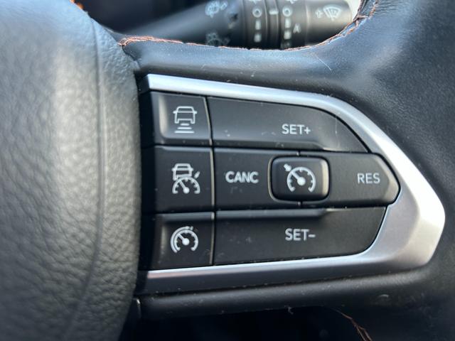 当社はプジョー／シトロエン複合正規ディーラーです。