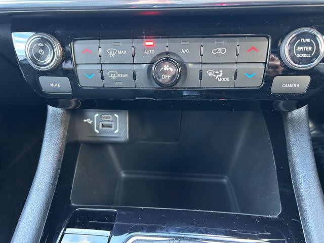 ○当社の北海道運輸局長指定整備工場にて法定点検を行います。ディーラー認定中古車と同様基準の１１７項目の納車前点検整備及び無条件交換部品の交換プラン、安心のロング保証もご用意しております。