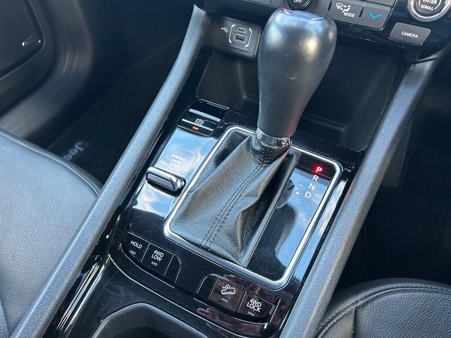 外装は専任スタッフによる真心込めたワックス磨きを実施しております。内装もクリーニングを実施させていただいております。質の良さをご体感くださいませ。