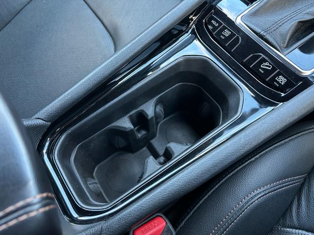 内装クリーニングも施しております。内装の綺麗なお車は気持ちが良くオススメさせていただく１つのポイントになっております。