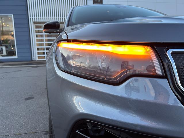 北海道最大級の輸入車専門大型展示場　常時１２０台を超えるお車をご覧いただけます。展示場に無いお車も全国よりお探しいたします。