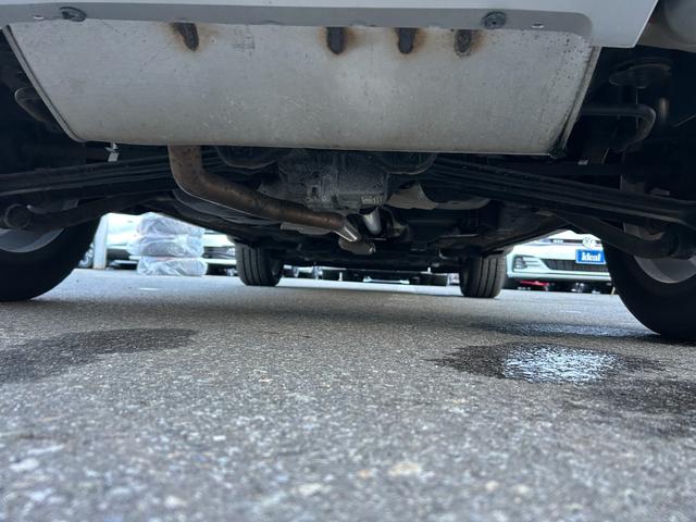 内装クリーニングも施しております。内装の綺麗なお車は気持ちが良くオススメさせていただく１つのポイントになっております。