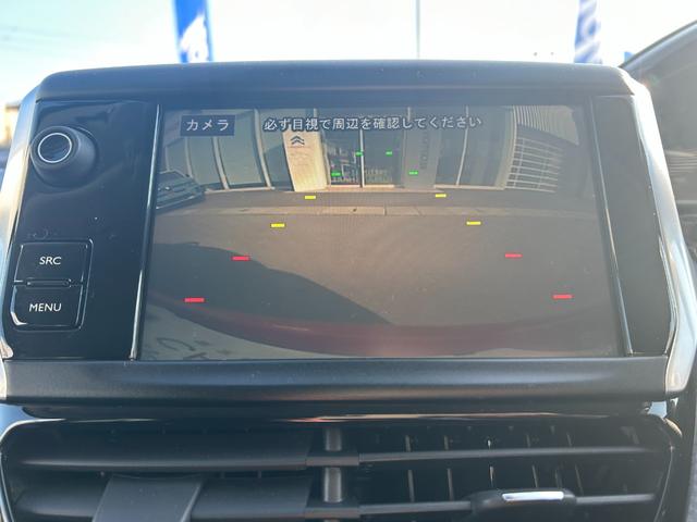 最新鋭の自社整備工場にて、車検・点検は勿論の事、あらゆるご要望にお応えすべく輸入車ディーラーならではの最新のコンピューターシステムとベテランの整備士がバックＵＰ！