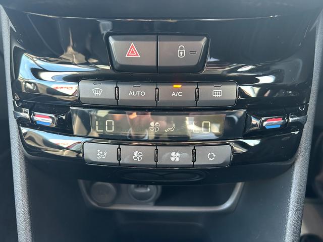 専任の研修を受け熟練したメカニックが大切にご納車整備させていただきます。アフターメンテナンス・ご遠方のメンテナンス・カスタム等なんでもご相談ください！