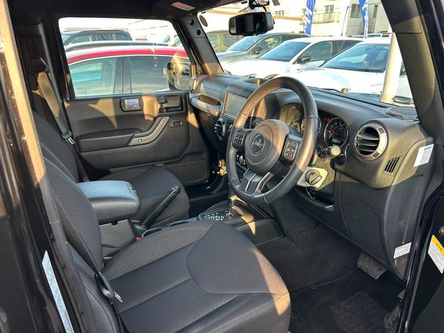 ジープ・ラングラーアンリミテッド スポーツ フルセグナビ 関東仕入 純正18AW クルーズコントロール ETC バック&サイドカメラ Bluetooth接続可 キーレス CD&DVD再生可 フォグライト ミュージックプレイヤー接続可(11枚目)