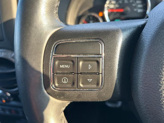 ジープ・ラングラーアンリミテッド スポーツ フルセグナビ 関東仕入 純正18AW クルーズコントロール ETC バック&サイドカメラ Bluetooth接続可 キーレス CD&DVD再生可 フォグライト ミュージックプレイヤー接続可(21枚目)