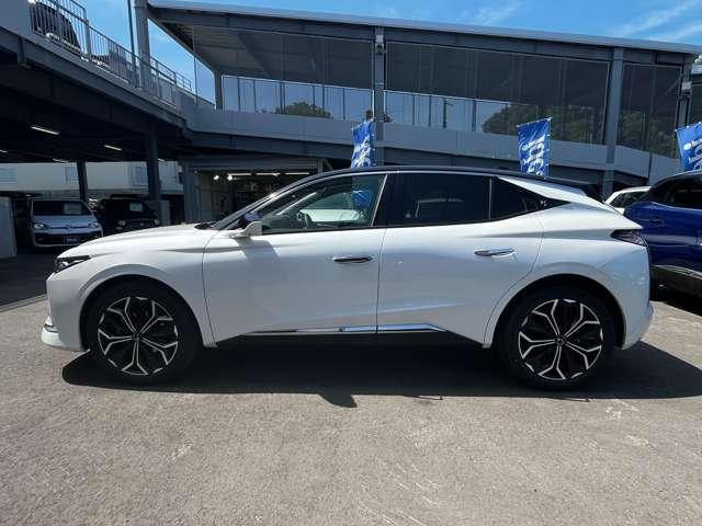 DS4 エトワール ブルーHDi 黒半革電動シート・純正ナビ・マトリクスLEDビジョン・ACC・純正19インチAW・全周囲カメラ・シートヒーター・ステアリングヒーター・プロキシミティスマートキー・アクティブセーフティ(5枚目)