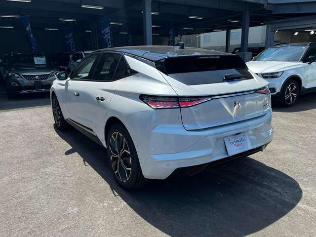 DS4 エトワール ブルーHDi 黒半革電動シート・純正ナビ・マトリクスLEDビジョン・ACC・純正19インチAW・全周囲カメラ・シートヒーター・ステアリングヒーター・プロキシミティスマートキー・アクティブセーフティ(6枚目)