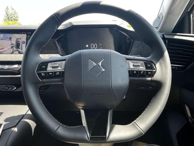 DS4 エトワール ブルーHDi 黒半革電動シート・純正ナビ・マトリクスLEDビジョン・ACC・純正19インチAW・全周囲カメラ・シートヒーター・ステアリングヒーター・プロキシミティスマートキー・アクティブセーフティ(16枚目)