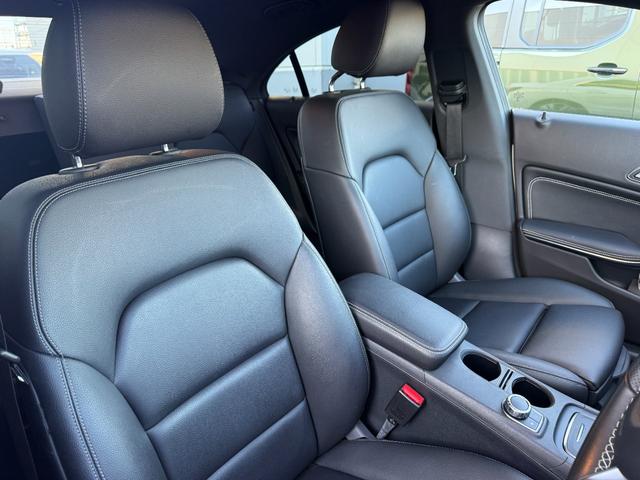 CLAクラス CLA220 4マチック レーダーセーフティP 関東仕入 黒革シート フルセグナビ LEDライト 衝突軽減 アクティブクルコン レーンアシスト ブラインドスポット ATハイビーム 純正18AW シートヒーター バックカメラ(11枚目)