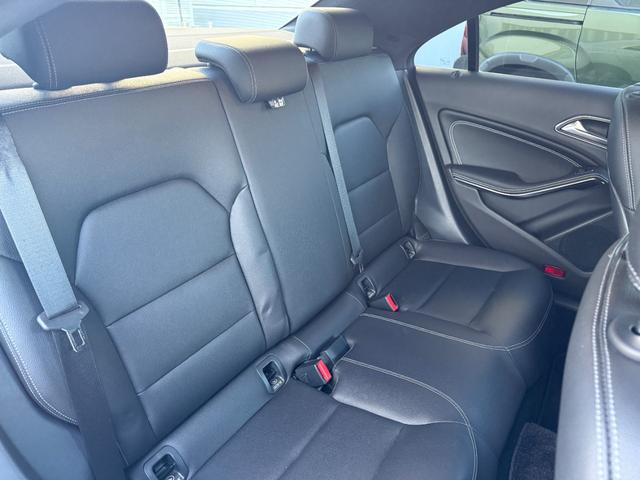 CLAクラス CLA220 4マチック レーダーセーフティP 関東仕入 黒革シート フルセグナビ LEDライト 衝突軽減 アクティブクルコン レーンアシスト ブラインドスポット ATハイビーム 純正18AW シートヒーター バックカメラ(13枚目)