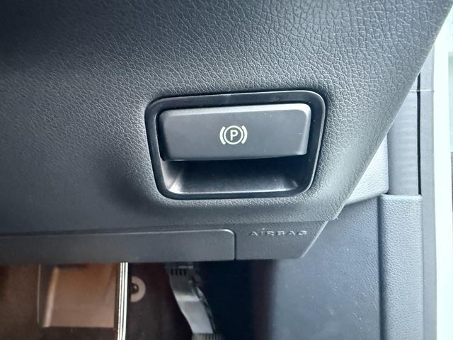 CLAクラス CLA220 4マチック レーダーセーフティP 関東仕入 黒革シート フルセグナビ LEDライト 衝突軽減 アクティブクルコン レーンアシスト ブラインドスポット ATハイビーム 純正18AW シートヒーター バックカメラ(25枚目)