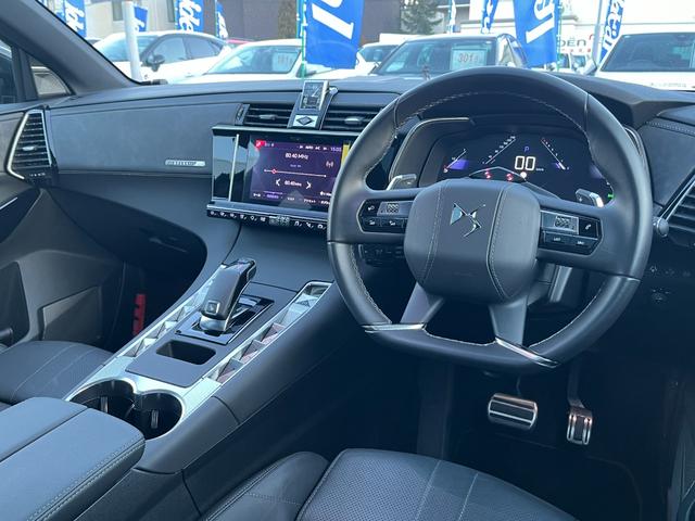 ＤＳ７クロスバック グランシック　ピュアテック　オペラ内装　ナイトビジョン　ガラスサンルーフ　１オーナー　フルセグナビ　純正２０ＡＷ　ＬＥＤライト　ＡＣＣ　ＥＴＣ　全周囲カメラ　カープレイ　シートヒーター＆クーラー　電動リアゲート　ＡＴハイビーム（16枚目）