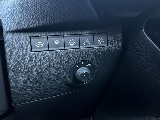 ＤＳ７クロスバック グランシック　ピュアテック　オペラ内装　ナイトビジョン　ガラスサンルーフ　１オーナー　フルセグナビ　純正２０ＡＷ　ＬＥＤライト　ＡＣＣ　ＥＴＣ　全周囲カメラ　カープレイ　シートヒーター＆クーラー　電動リアゲート　ＡＴハイビーム（28枚目）