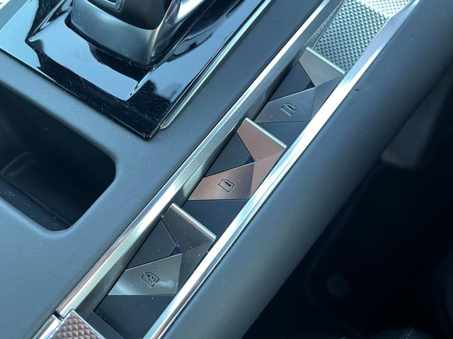 ＤＳ７クロスバック グランシック　ピュアテック　オペラ内装　ナイトビジョン　ガラスサンルーフ　１オーナー　フルセグナビ　純正２０ＡＷ　ＬＥＤライト　ＡＣＣ　ＥＴＣ　全周囲カメラ　カープレイ　シートヒーター＆クーラー　電動リアゲート　ＡＴハイビーム（40枚目）