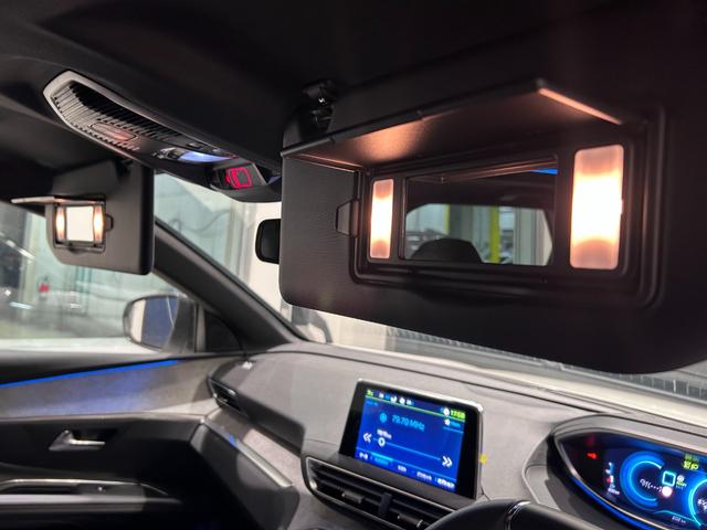 ３００８ ＧＴハイブリッド４　１オーナー　ガラスサンルーフ　電動半革シート　ＬＥＤライト　純正１８ＡＷ　ＬＥＤ　アクティブクルコン　レーンアシスト　ブラインドスポット　ＡＴハイビーム　カープレイ　シートヒーター　電動リアゲート（24枚目）