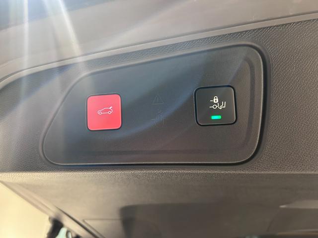 ３００８ ＧＴハイブリッド４　１オーナー　ガラスサンルーフ　電動半革シート　ＬＥＤライト　純正１８ＡＷ　ＬＥＤ　アクティブクルコン　レーンアシスト　ブラインドスポット　ＡＴハイビーム　カープレイ　シートヒーター　電動リアゲート（32枚目）