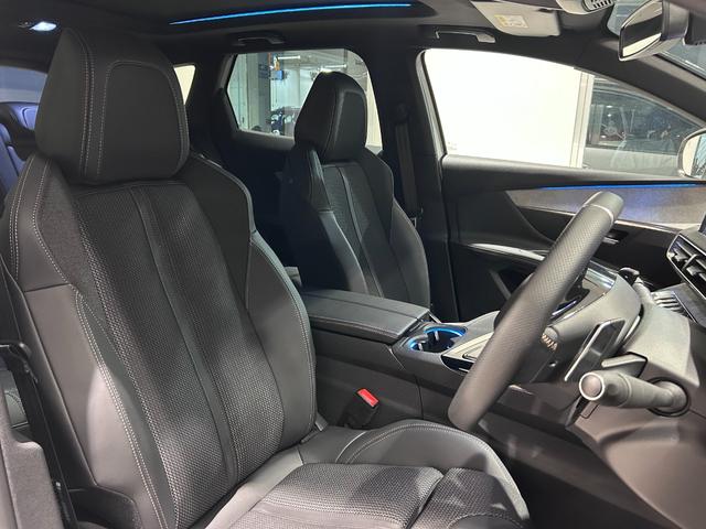 ３００８ ＧＴハイブリッド４　１オーナー　ガラスサンルーフ　電動半革シート　ＬＥＤライト　純正１８ＡＷ　ＬＥＤ　アクティブクルコン　レーンアシスト　ブラインドスポット　ＡＴハイビーム　カープレイ　シートヒーター　電動リアゲート（46枚目）