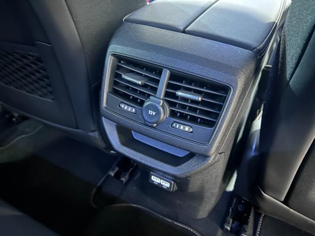 ３００８ ＧＴハイブリッド４　１オーナー　ガラスサンルーフ　電動半革シート　ＬＥＤライト　純正１８ＡＷ　ＬＥＤ　アクティブクルコン　レーンアシスト　ブラインドスポット　ＡＴハイビーム　カープレイ　シートヒーター　電動リアゲート（64枚目）