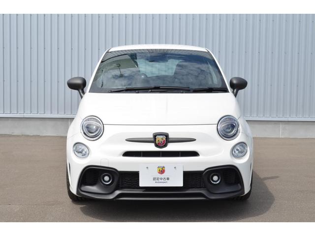 アバルト６９５ ツーリズモ　Ｂｌｕｅｔｏｏｔｈ・純正１７インチアルミホイール・パドルシフト・レザーシート（4枚目）