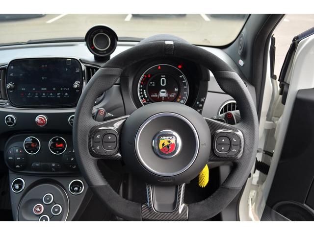 アバルト６９５ ツーリズモ　Ｂｌｕｅｔｏｏｔｈ・純正１７インチアルミホイール・パドルシフト・レザーシート（9枚目）