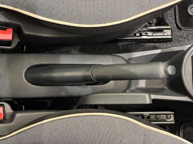 ５００ ツインエア　ラウンジ　ＨＩＤヘッドライト・クローム・障害物センサー・オーディオ・Ｂｌｕｅｔｏｏｔｈ接続・純正１５インチアルミホイール（24枚目）