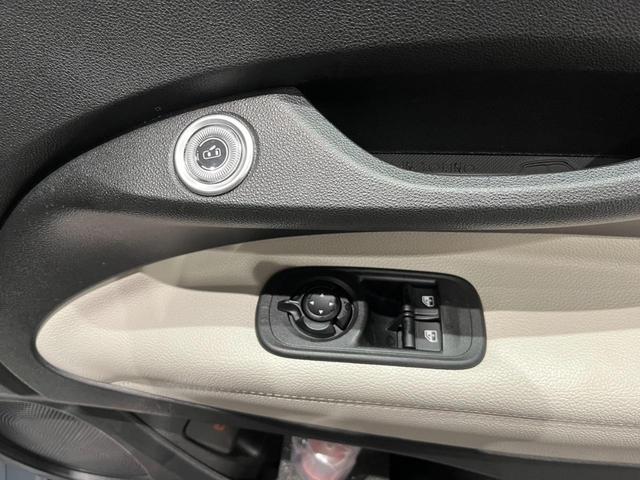 ５００ｅ アイコン　純正ナビ　ＬＥＤヘッドライト　ガラスルーフ　ＡＣＣ　オートライト　オートワイパー　ＢＳＭ　前席シートヒーター　純正ＡＷ（15枚目）