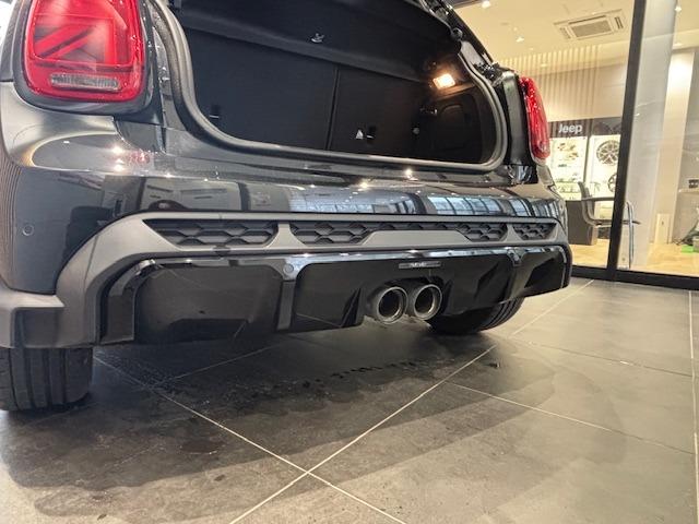 MINI ジョンクーパーワークス エッセンシャル・トリム ワンオーナー Apple Car Play AM/FM LED Bカメラ ETC車載器(12枚目)