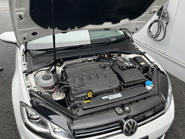 ゴルフヴァリアント ＴＤＩ　コンフォートライン　マイスター　特別仕様車　フルセグナビ　ＡＣＣ　デジタルメーター　ＬＥＤ　レーンキープ　パドルシフト　ＥＴＣ　スマートキー　パークアシスト　純正１７インチＡＷ　オートライト（20枚目）