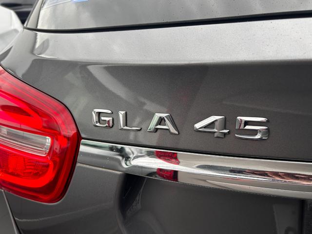 ＧＬＡ４５　４マチック　電動黒革シート　フルセグナビ　バックカメラ　キセノン　衝突軽減ブレーキ　アダプティブクルーズコントロール　レーンアシスト　ブラインドスポットモニター　ＥＴＣ２．０　純正１９インチアルミホイール(25枚目)