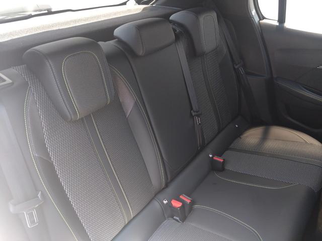 208 GT フルLEDヘッドライト 10インチタッチスクリーン アップルカープレイ アンドロイドオート バックカメラ クリアランスソナー 衝突軽減 ACC スマートキー ワイヤレスチャージ 純正17インチAW(18枚目)